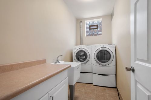 2712 Bryn Mawr Ave, Chicago IL 60659-4414 exterior