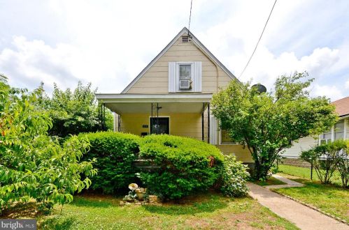 3319 D St, Washington, DC 20019-2302