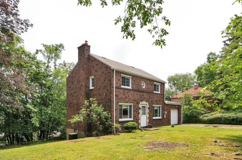 1221 Brinton Rd, Pittsburgh, PA 15221-4549