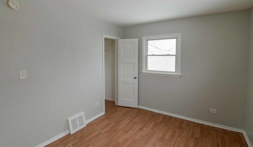 2617 Lewis Ave, Waukegan IL 60087-3801 exterior