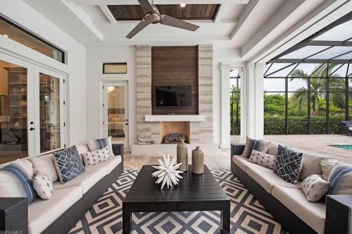 179 Mahogany Dr, Naples FL 34108-2926 exterior