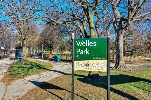 4710 Artesian Ave, Chicago IL 60659-5035 exterior