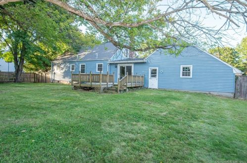 12 Cleveland St, Enfield CT 06082-5308 exterior