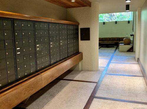 55 Judd St, Honolulu HI 96817-2633 exterior