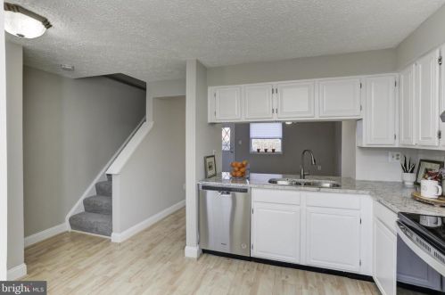 28 Avonshire Ct, Silver Spring MD 20904-6712 exterior