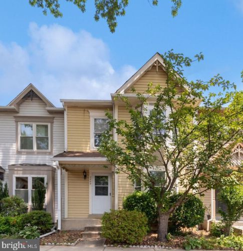 2849 Schoolhouse Cir, Silver Spring MD  20902-2555 exterior