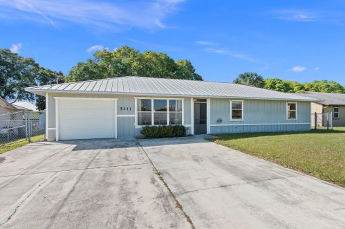 5311 Myrtle Dr, Fort Pierce, FL 34982-3888