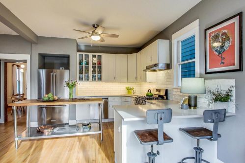 4244 Bell Ave, Chicago IL 60618-2904 exterior