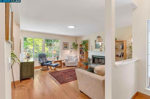 269 Hillcrest Cir, Concord, CA 94523-2180