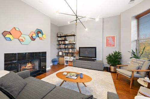 4611 Beacon St, Chicago, IL 60640-4609