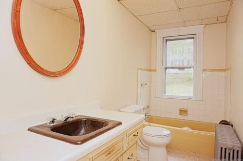 134 Funston Ave, Torrington CT 06790-6251 exterior