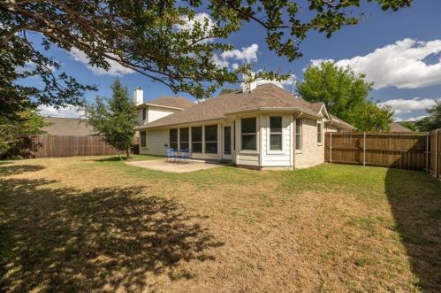 1716 Camas Dr, Austin TX exterior