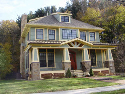 140 Beethoven Ave, Newton, MA 02468-1728