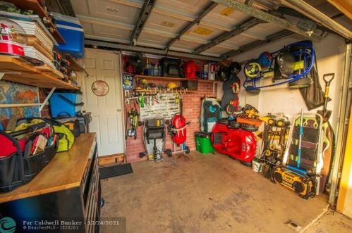 5723 Northpointe Ln, Boynton Beach FL 33437-2005 exterior