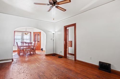 5945 40, Milwaukee WI 53208-3745 exterior