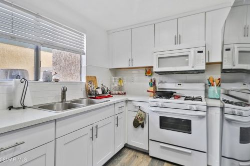 5239 Perkins Rd, Oxnard CA 93033-8358 exterior