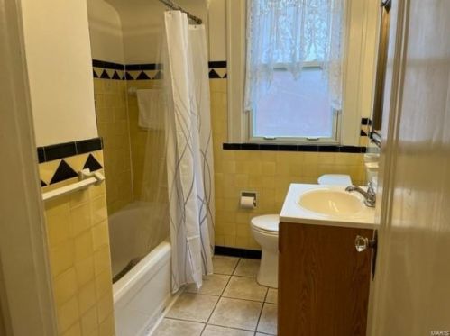 7463 Rupert Ave, Saint Louis MO  63117-2426 exterior