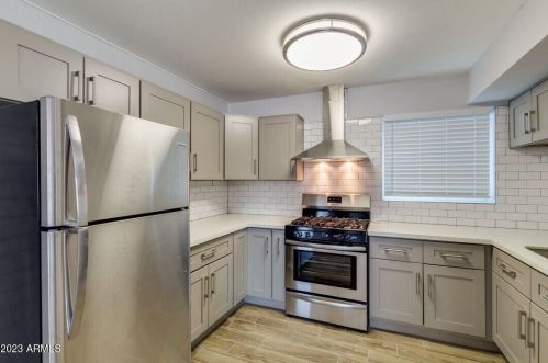 402 Earll Dr, Phoenix AZ  85013-4315 exterior