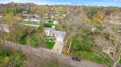 9006 Vine Ave, Bull Valley IL 60097-8243 exterior