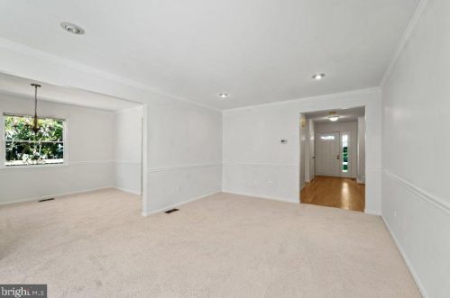 5307 Gln Grn Ct, Alexandria VA 22315-4230 exterior