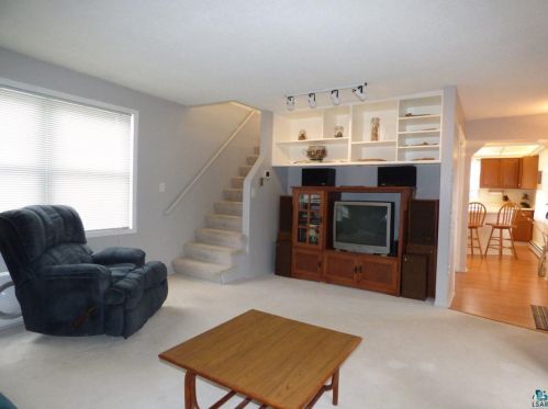 1320 Minnesota Ave, Duluth MN 55802-2425 exterior