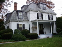 98 Homer St, Newton, MA 02459-1517