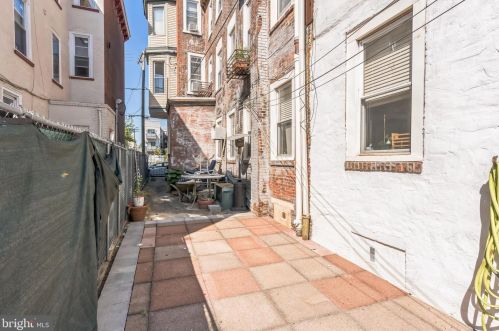 1005 6th St, Philadelphia PA 19147-4011 exterior