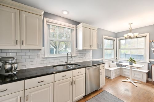 2478 85, Milwaukee WI 53226-1913 exterior