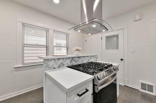 1325 58th St, Milwaukee WI  53214-3434 exterior