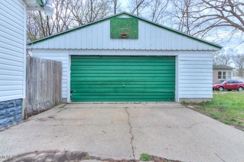 528 Creston St, Meskegon MI 49442-2262 exterior