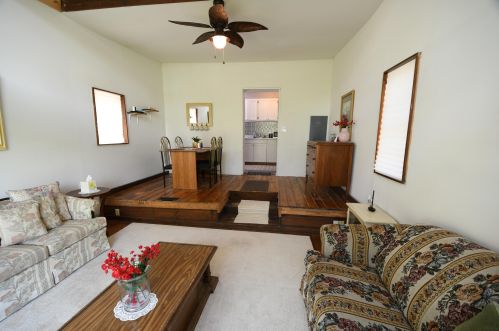 514 Kalamazoo St, Paw Paw MI 49079-1130 exterior