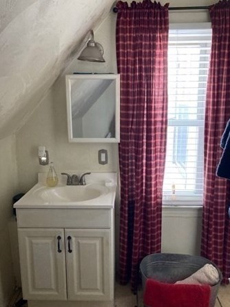 39 Fox St, Worcester MA 01604-4331 exterior