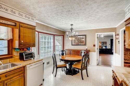 2377 Autumn Dr, Lithonia GA 30078-2605 exterior