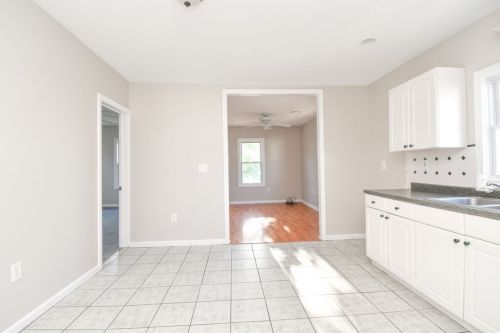 105 Lyons St, Springfield MA 01151-1610 exterior