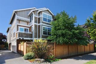 2635 57th St, Seattle, WA 98107-3246