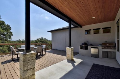 555 Mystic Pkwy, Spring Branch TX 78070-5267 exterior