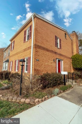 6531 Gildar St, Alexandria, VA 22310-2518