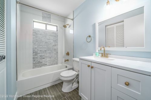 37 Elmswell Ave, Lakehurst NJ 08759-6813 exterior