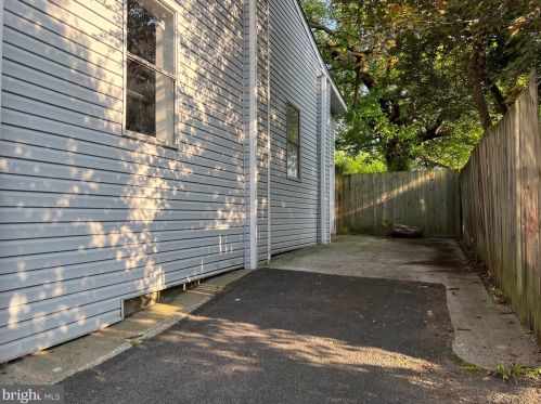 4417 1st Pl, Arlington VA  22204-1317 exterior