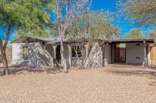 3907 Montecito St, Tucson AZ 85711-4817 exterior