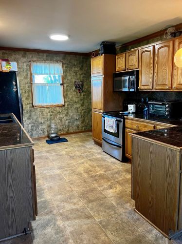 4645 68th St, Milwaukee WI  53220-3917 exterior