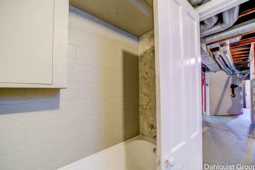 523 Clay Ave, Meskegon MI 49440-1002 exterior