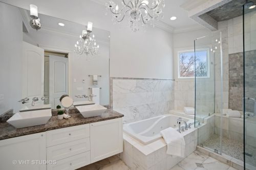 4471 Lk Park Ave, Chicago IL 60653-4510 exterior