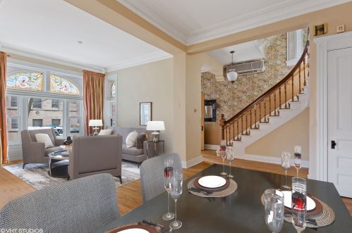 2206 Kenmore Ave, Chicago IL 60613-2916 exterior