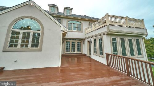 2221 Jefferson Ln, Huntingdon Valley PA 19006-6038 exterior