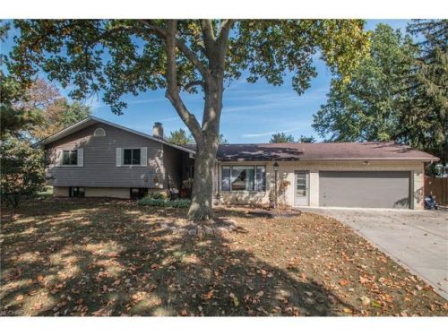 18910 Bonnie Ln, Cleveland OH  44136-4219 exterior