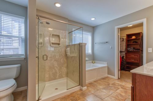 2880 Woodbridge Est Dr, Saint Louis MO 63129-5723 exterior