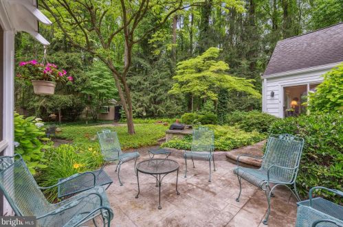 34 Long Dr, Trenton NJ 08648-2714 exterior