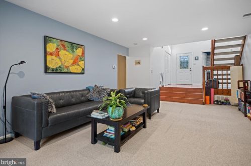 7 Brookline Ct, Princeton NJ 08540-1741 exterior