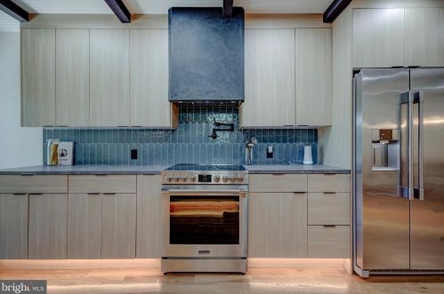 1025 51st St, Philadelphia PA  19143-4213 exterior